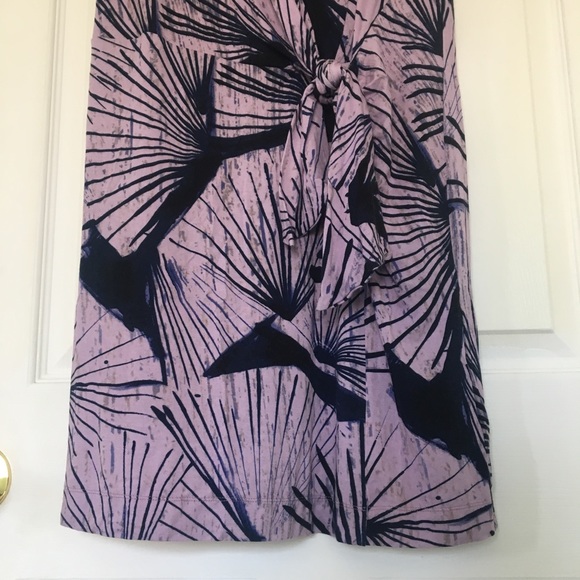 ❌SOLD❌ Lilac & Navy Palm Leaf Dress ❌SOLD❌ - Picture 4 of 8